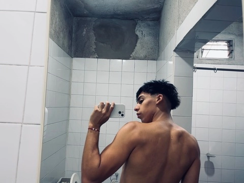 Leo OnlyFans Picture