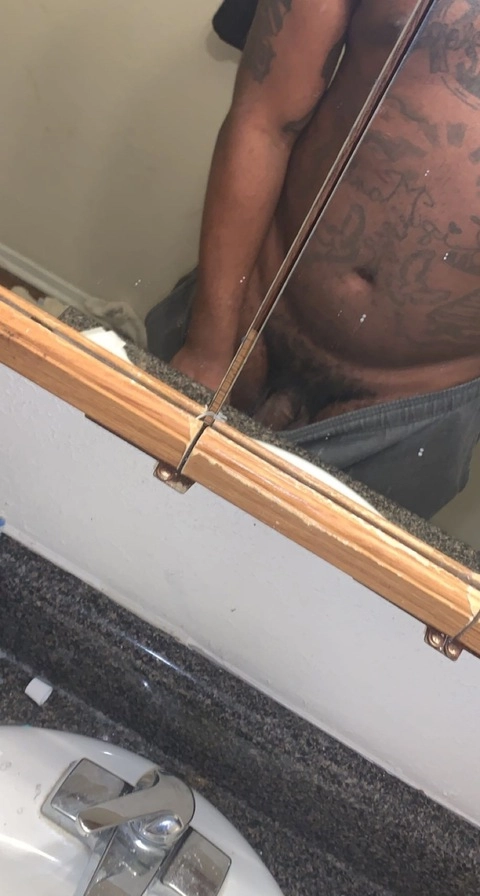 u27058093 OnlyFans Picture