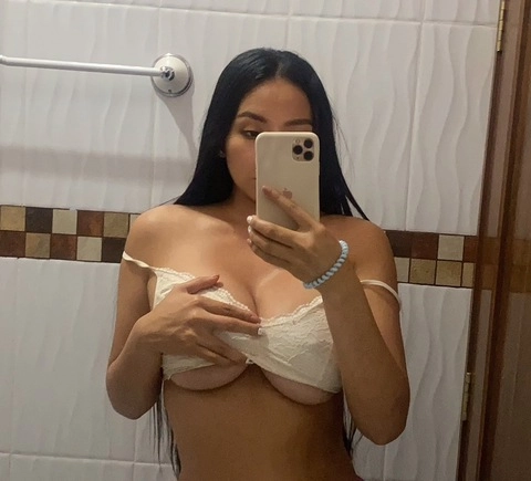 Genesis Marquinez OnlyFans Picture