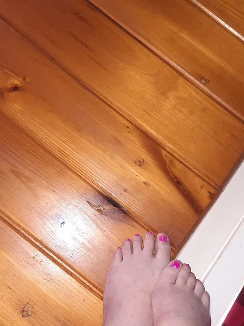 Tootsie_toes420