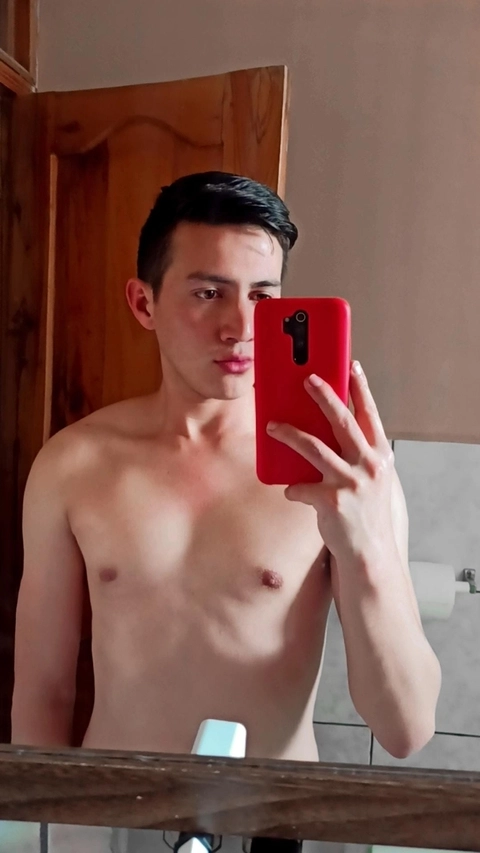 Leonardo Paredes OnlyFans Picture