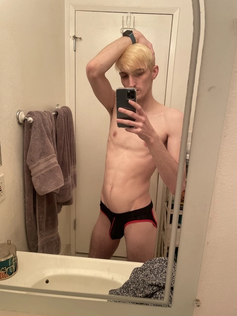 Blonde B😂 OnlyFans Picture