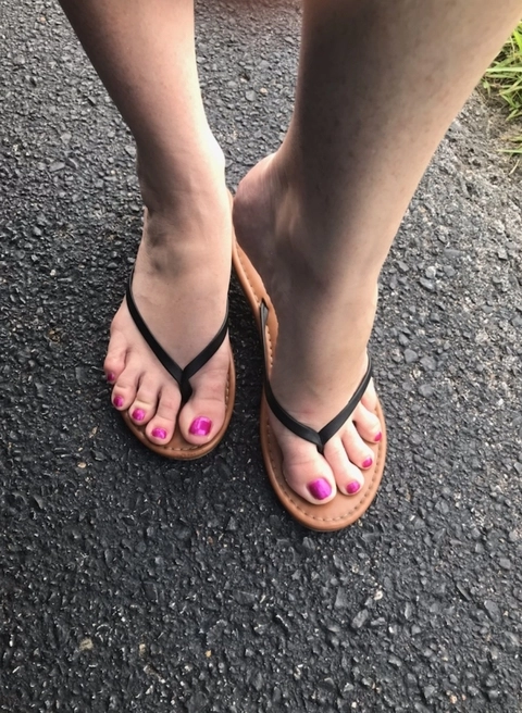 Toes To Lick OnlyFans Picture