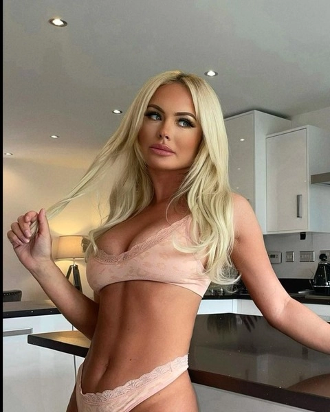 LOU OnlyFans Picture