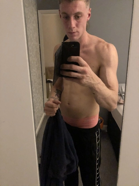 Tobias OnlyFans Picture