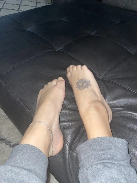 Laura’s Petite Feet