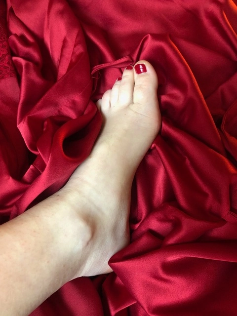 Elegantfrenchfeet OnlyFans Picture