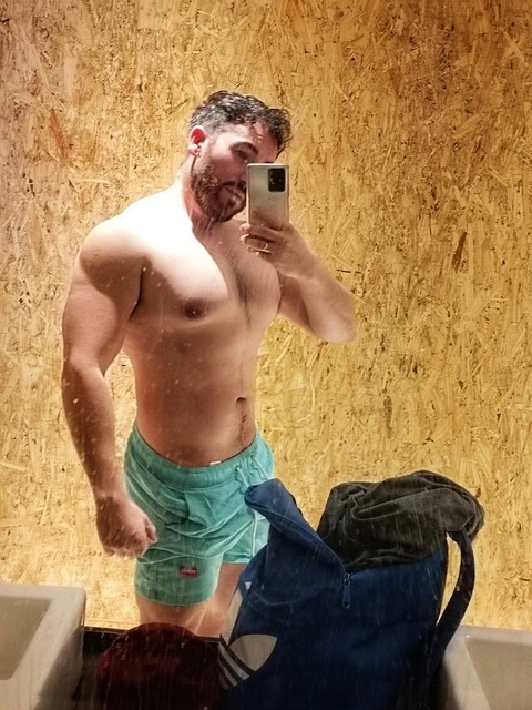 Oscar Alejandro OnlyFans Picture