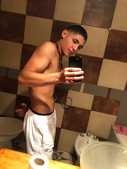 Tomás World OnlyFans Picture