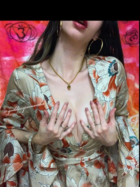 Goddess Pomona ᥫ᭡ OnlyFans Picture