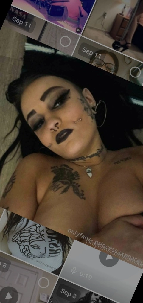 hugetiity🖤GOTH GF🖤 OnlyFans Picture