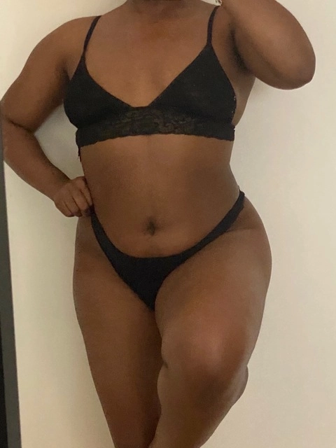 BLACK HOTTIE DESIRES ? OnlyFans Picture