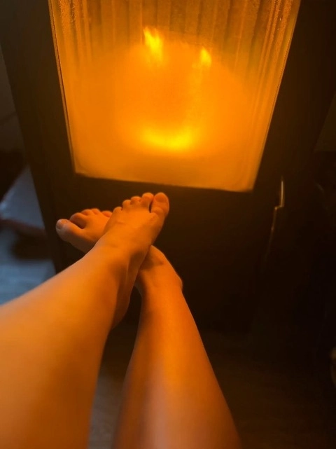 Feetsbydidi OnlyFans Picture