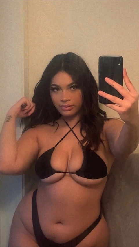 Iyanna Marie ღ OnlyFans Picture