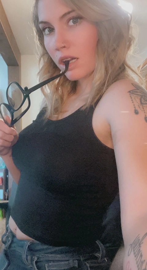 Naughty_momma VIP OnlyFans Picture