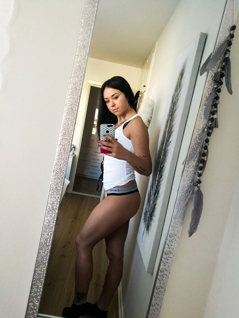 emmyy OnlyFans Picture