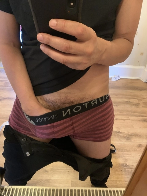 BIG DICKED BUSINESS MAN OnlyFans Picture