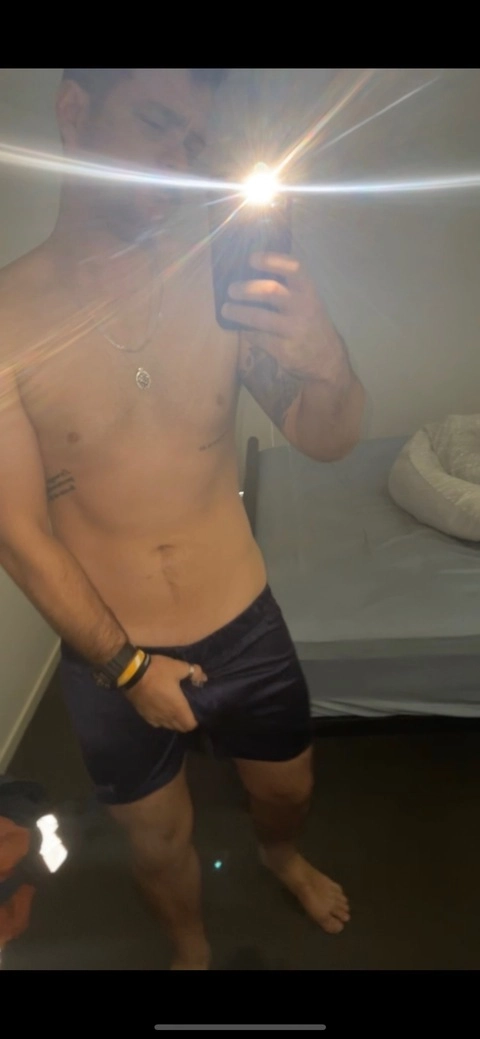 Peter(HungTradie) OnlyFans Picture