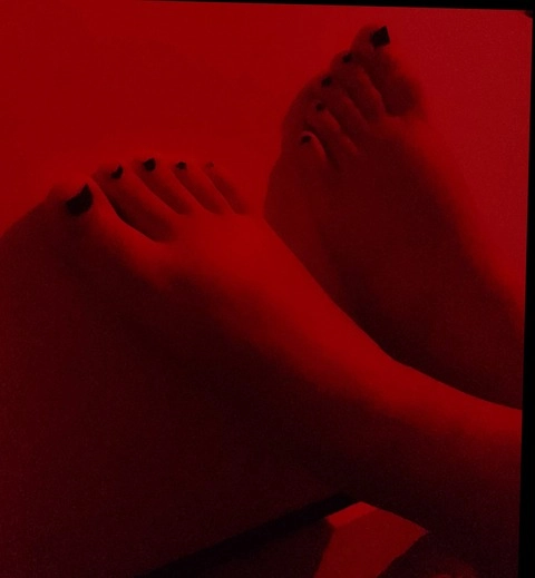 Lola feet💕 OnlyFans Picture