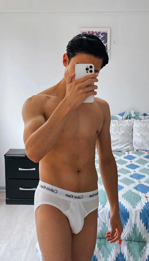 Elias Calderon OnlyFans Picture