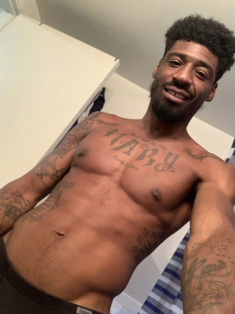 Tall N Tatted OnlyFans Picture