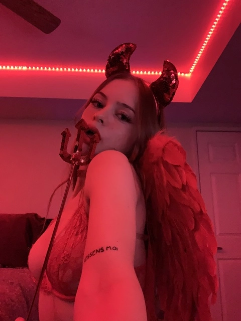 katiecage OnlyFans Picture