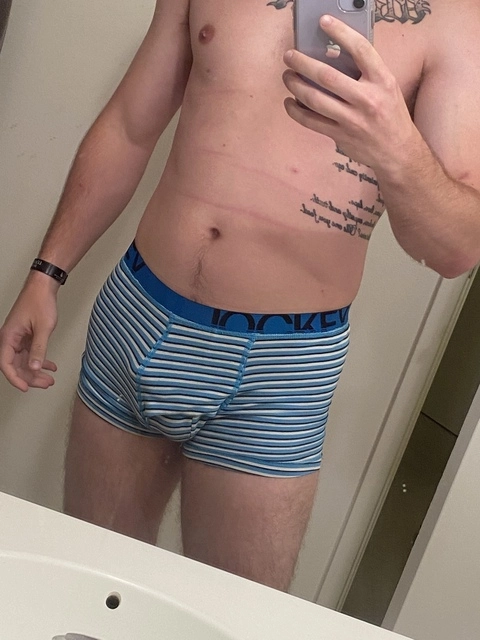 Youraveragec0ck OnlyFans Picture