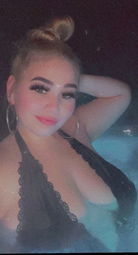 Big titty bitch OnlyFans Picture