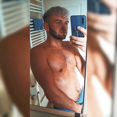 Tom OnlyFans Picture