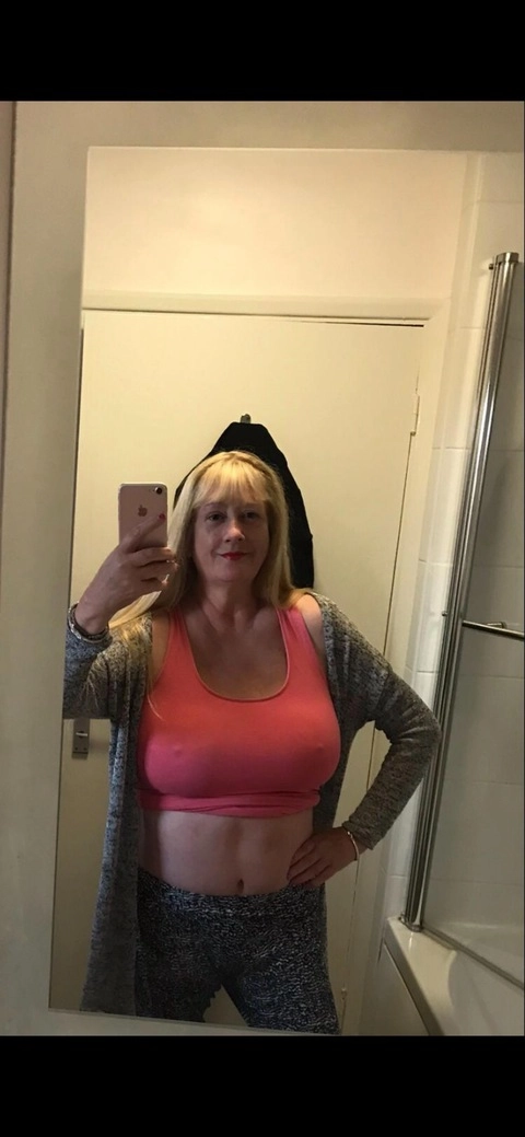 Angiesapphire33 OnlyFans Picture