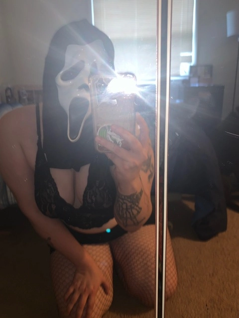 Karoleline Tyson OnlyFans Picture