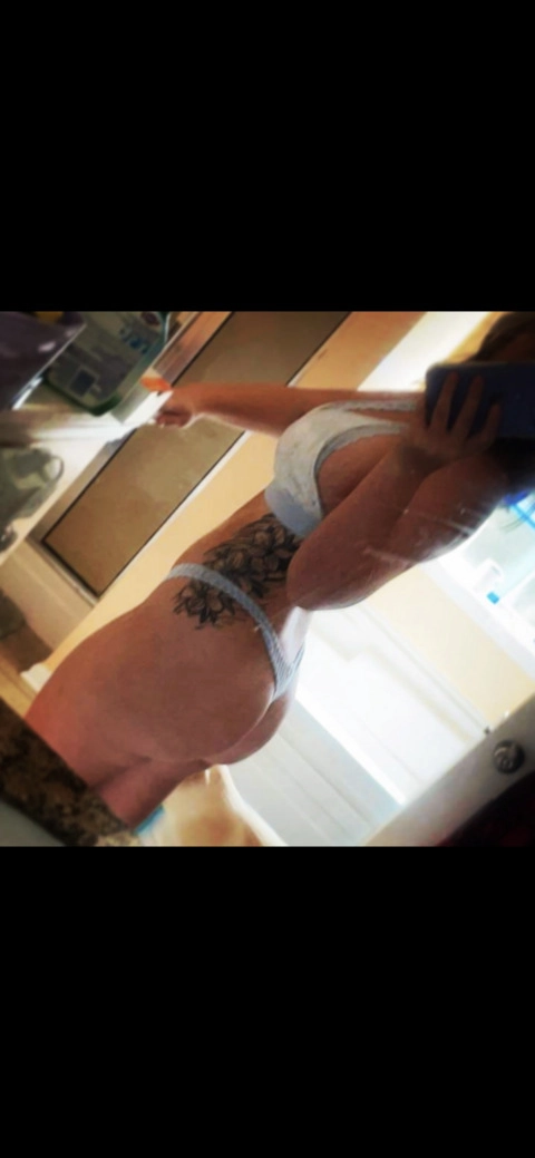 Lora Lane OnlyFans Picture