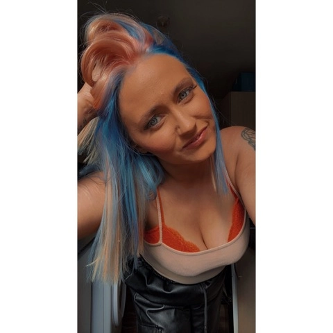 Lou OnlyFans Picture