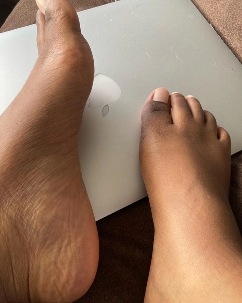 Brown Girl Feet OnlyFans Picture