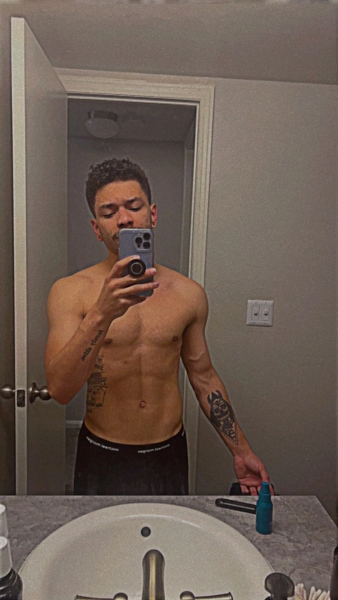 Tyler Davis OnlyFans Picture