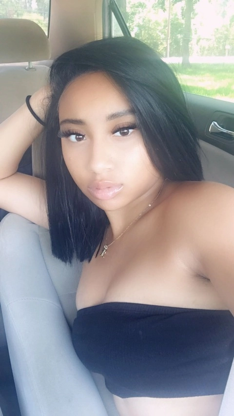 Symone18 OnlyFans Picture