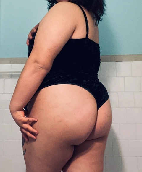 Yula OnlyFans Picture