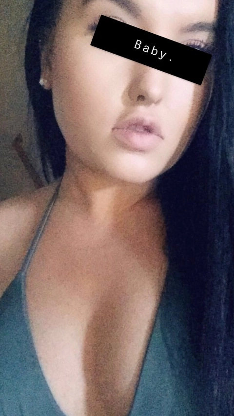 Brunettebby95 OnlyFans Picture