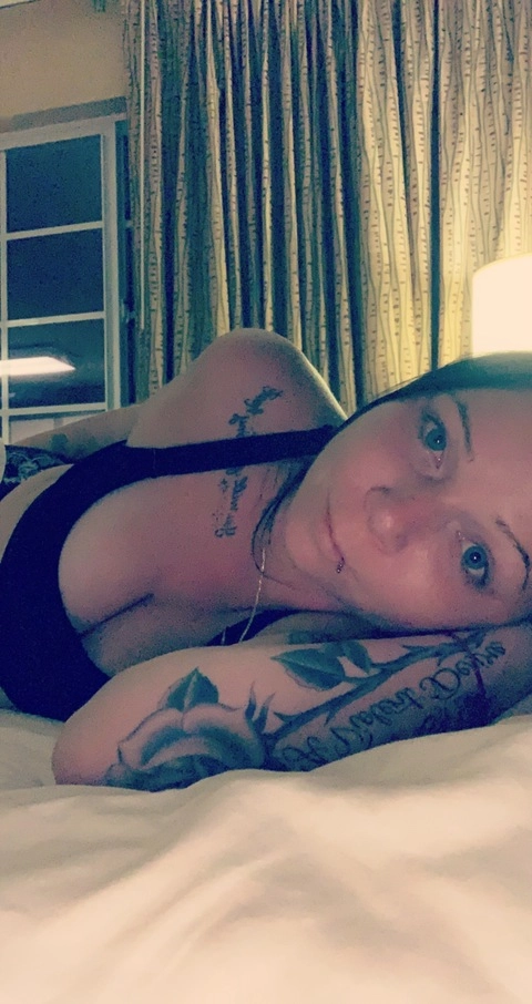 Erin Faye OnlyFans Picture