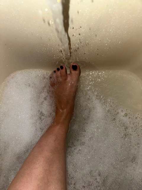 Feetqueen👑 OnlyFans Picture