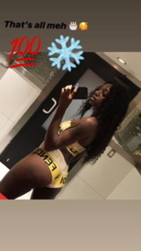 Chocolate Bleu OnlyFans Picture