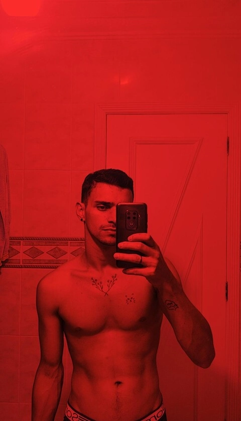 Léo Dutra OnlyFans Picture