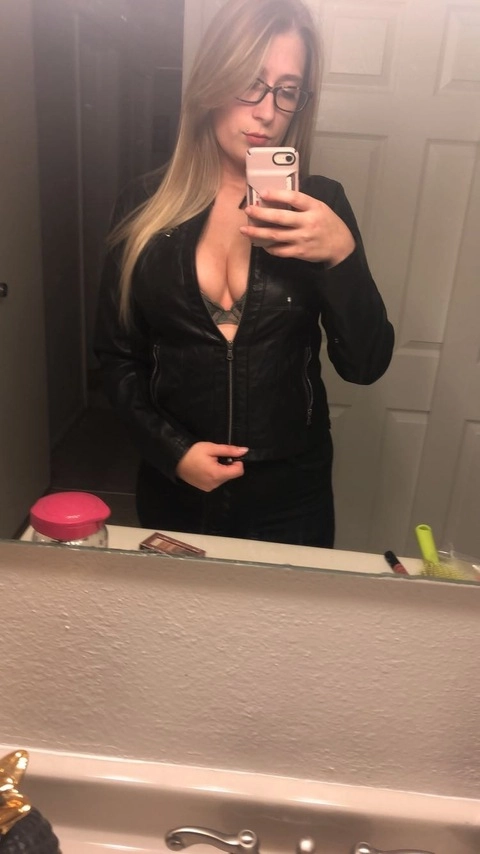 Sexy Stacy OnlyFans Picture