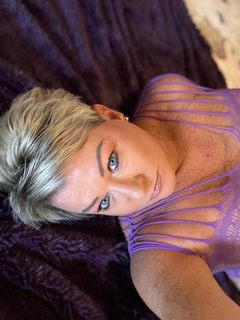 Mrs Blue Eyes OnlyFans Picture