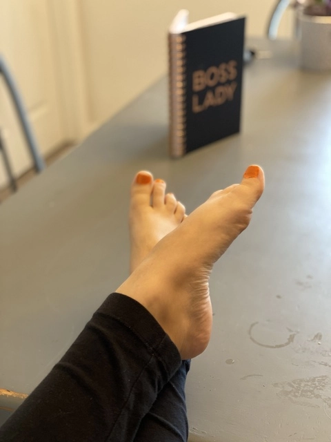 Candi toes