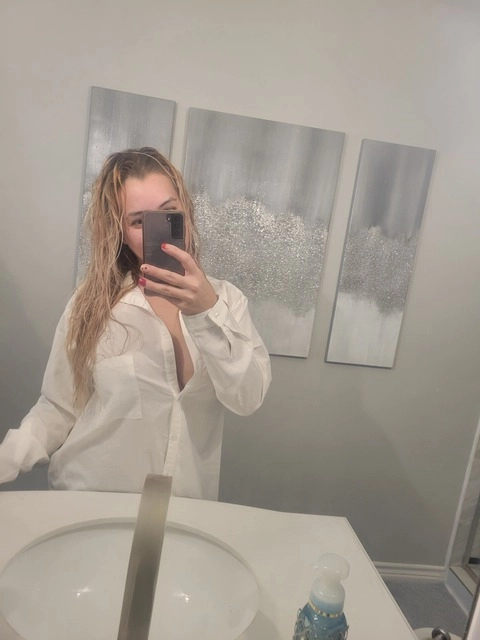 Mona OnlyFans Picture