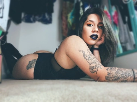 Tatted princess 😋 OnlyFans Picture