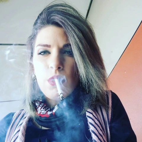 Heavy_smoker_princess