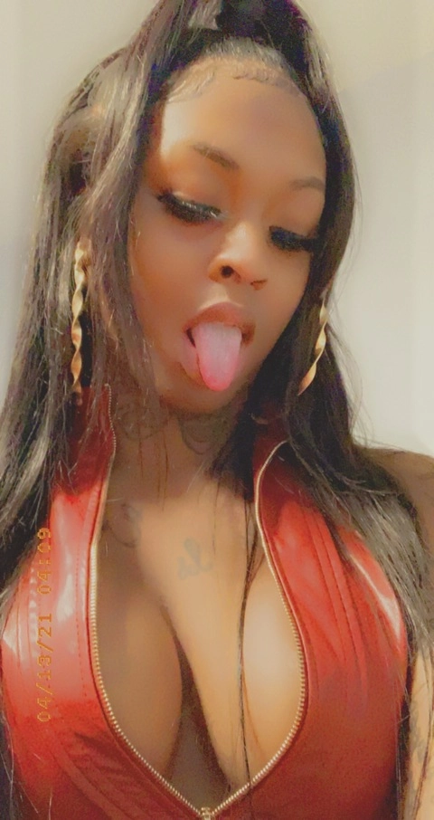 Nikki b cole OnlyFans Picture