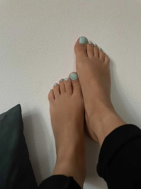 Happy Feet OnlyFans Picture